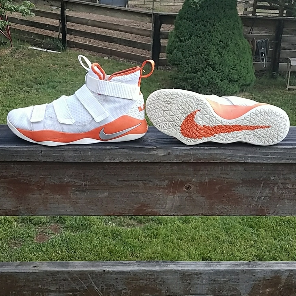 LeBron Soldier 11